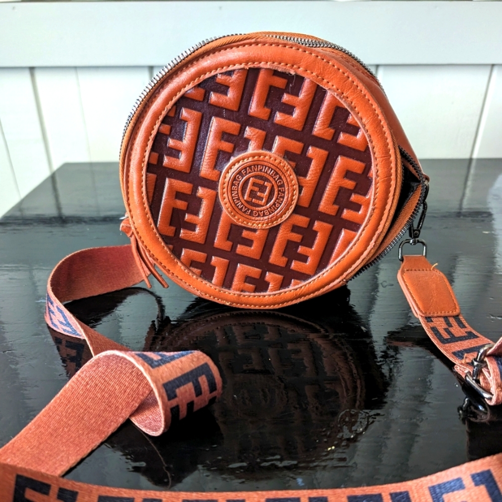 FANPIN BAG Canteen style Crossbody purse.